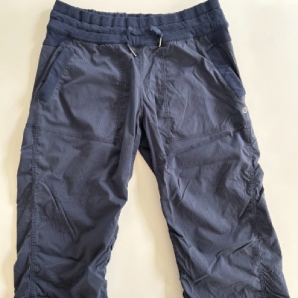 Lululemon dance studio crop capri | navy blue | size 10